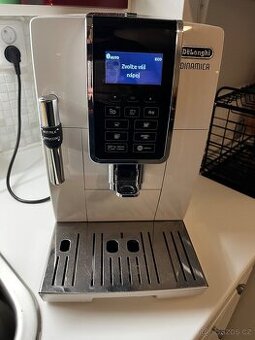 Kávovar De’Longhi Dinamica, bílý – vyčištěný, funkční