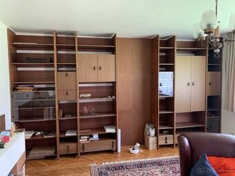 Obyvakova stena + konferencni stolek