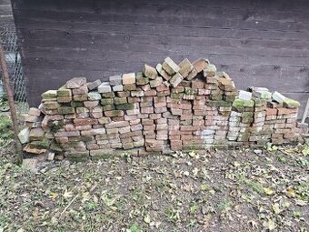 Staré cihly (rezervace do úterý)