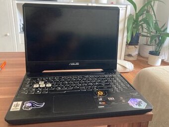 Herní notebook