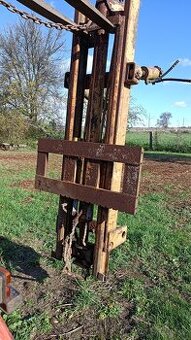 Věž, vidle za traktor