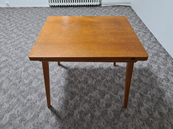 Stůl 90 cm x 75 cm