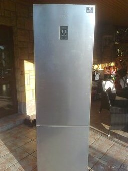 Kombinovaná lednice SAMSUNG.