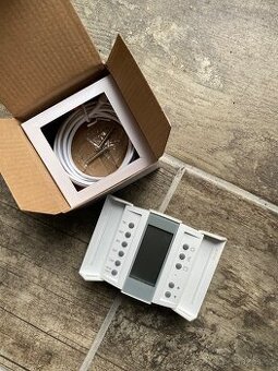 Termostat pro elektrické podlahové vytápění