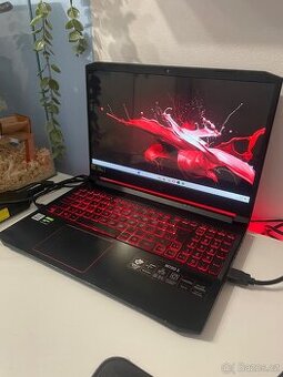 Acer nitro 5  (i5 10th, GTX 1650Ti, 16GB)