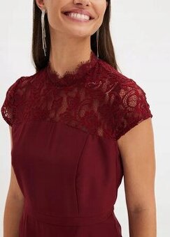 Nádherné společenské šaty 44