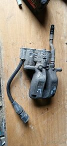 Levy zadni elektricky brzdic audi A8 4E D3