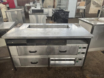 Stůl s chladící vanou a tepelnými šuplíky