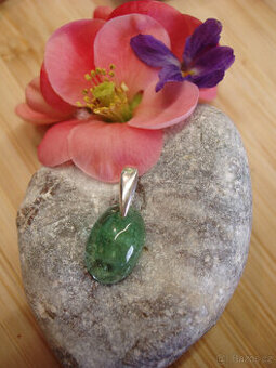 Minimalistický přívěsek Turmalín verdelit + stříbro 925