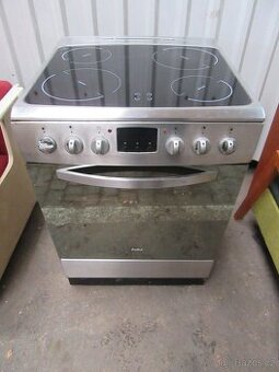 Nabízím indukční sporák Amica. Plně funkční.  Záruka 14 dní.