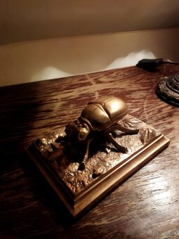 Bronzový brouk popelník