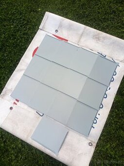 Střešní či fasádní krytina.