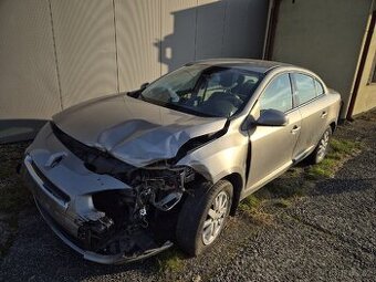 Prodám náhradní díly Renault Fluence 1.6 16v r.v.2011.