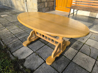 dubový konferenční stůl