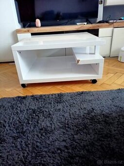 konferenční stolek