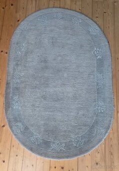 Oválný přírodní afghánský koberec