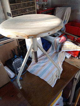 Dílenská otočná židle Kovona D5774