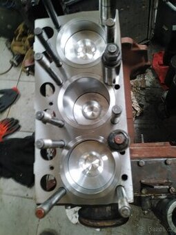 Prodám na Zetor URI