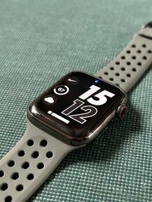 Apple Watch 6 LTE Celluar 44mm safirové sklo - 1