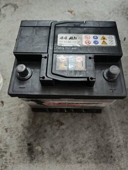 Autobaterie 44Ah 360A