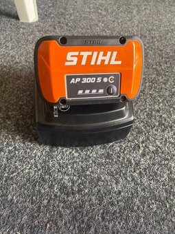 Nabíječka STIHL AL 101