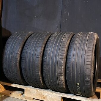 Letní pneu 255/40 R21 102V Pirelli 3,5-4mm