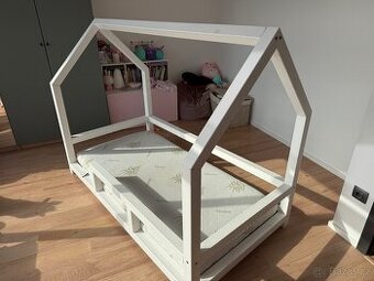 Domečková postel bílá 171 x 91,5 x 131 včetně matrace