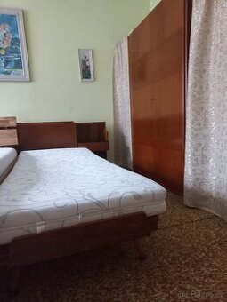 Přenechám starou ložnici