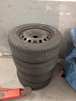 205/60 R16 letní pneu vč. Plech disků