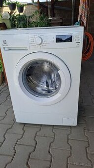 Prodám starší, funkční automatickou pračku.
