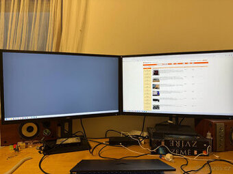 Set QHD 32'' monitorů