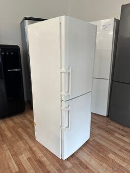 Lednice s mrazákem Liebherr (133)
