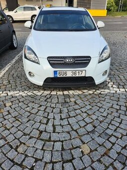 Kia cee,d - 1