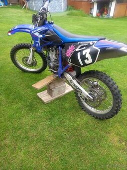 YAMAHA YZF 250 SLEVA 45 TIS.