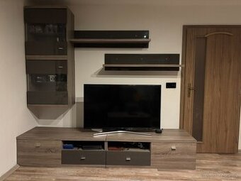 Obývací stěna dub fruffel (tmavá sonoma) + konferenční stůl
