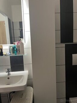Koupelnová skříňka Ikea