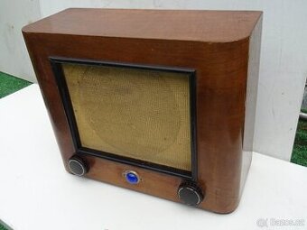 Reproduktor v dřevěné skřínce a Retro reproduktory . - 1