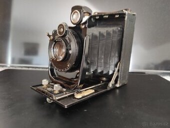 Starý fotoaparát Zeiss Ikon Derval