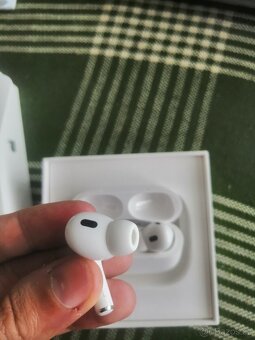 Apple AirPods Pro (2. generace) se zárukou