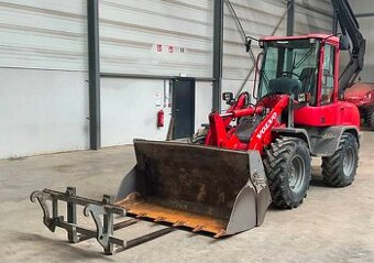 KLOUBOVÝ NAKLADAČ VOLVO L30G