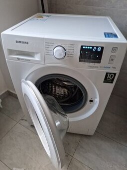 Pracka Samsung bocni plneni