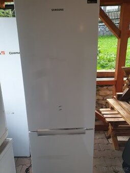 Lednice s mrazákem Samsung