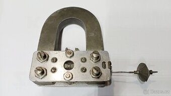 STARÉ RÁDIO - TORZO STAROŽITNÉHO REPRODUKTORU - POHON