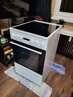 Sklokeramický sporák Mora C110BW