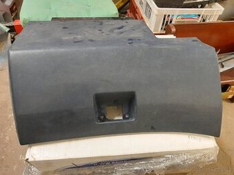 BMW E28 - kastlík spolujezdce