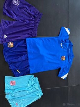 Dres fotbalový FCB  Nike vel 7-8