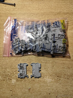 Svorky na DIN lištu