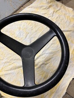 Volant tříramenný