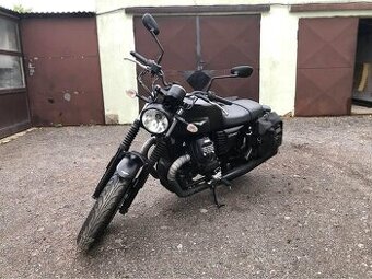 Moto Guzzi V7 Stone 2018 - 1