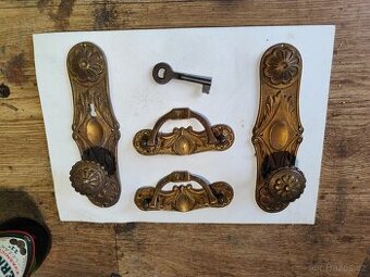 Starožitné kování